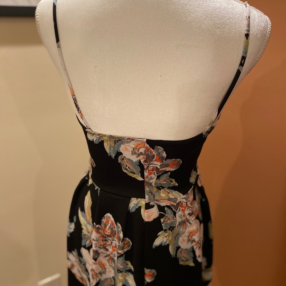 Dress - Picture 10 of 11